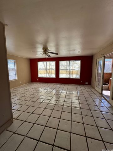 622 Trafalgar, San Antonio, TX 78216