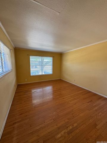 622 Trafalgar, San Antonio, TX 78216