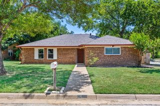 6419 Elm Springs Drive, Arlington, TX 76001