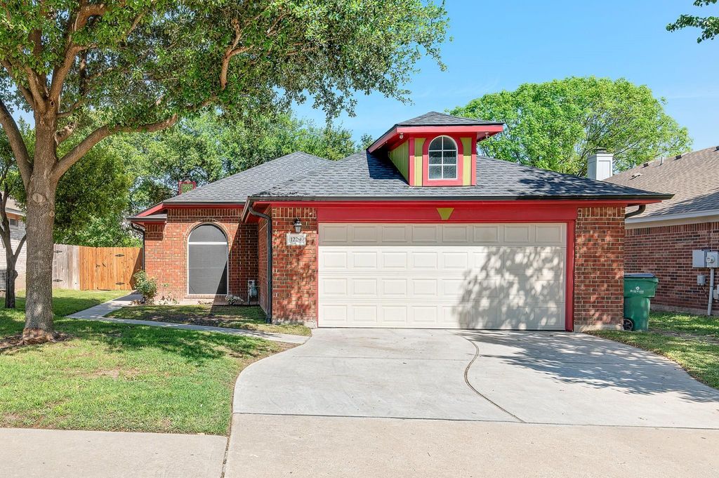 1229 Laurelleaf DR, Pflugerville, TX 78660
