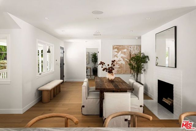 11319 Rose Avenue, Los Angeles, CA 90066