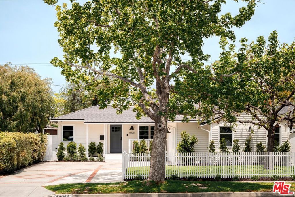 11319 Rose Avenue, Los Angeles, CA 90066