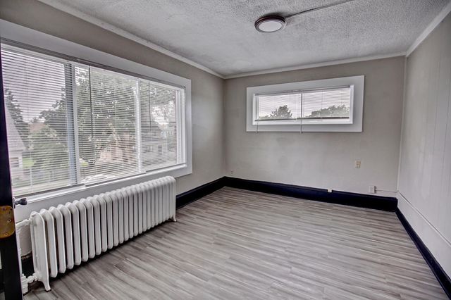 929 Aurora Avenue, Saint Paul, MN 55104