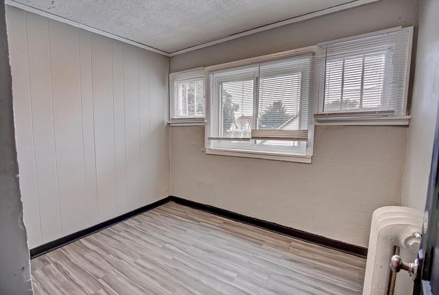 929 Aurora Avenue, Saint Paul, MN 55104