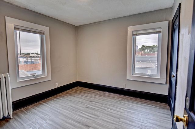 929 Aurora Avenue, Saint Paul, MN 55104