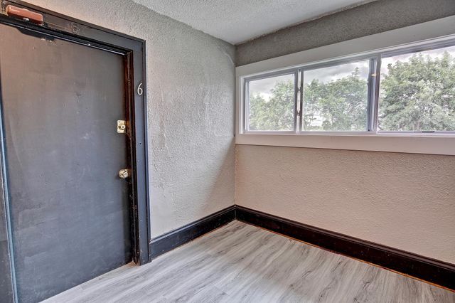 929 Aurora Avenue, Saint Paul, MN 55104