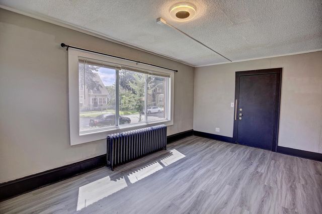 929 Aurora Avenue, Saint Paul, MN 55104