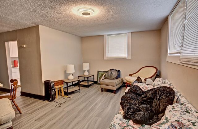 929 Aurora Avenue, Saint Paul, MN 55104