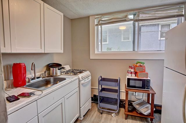 929 Aurora Avenue, Saint Paul, MN 55104