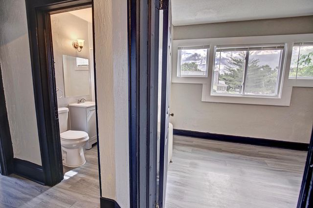 929 Aurora Avenue, Saint Paul, MN 55104