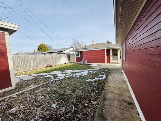 2524 Loraine AVENUE, Racine, WI 53404