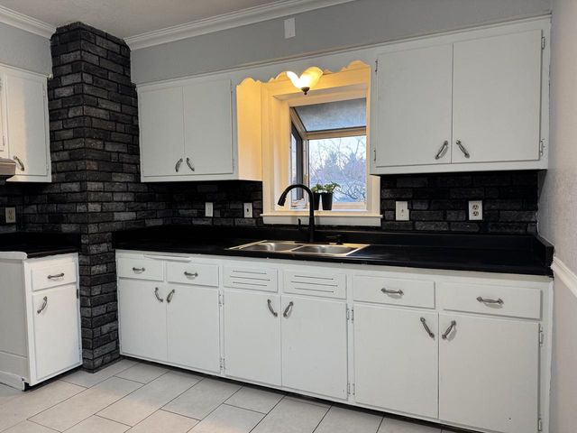 2524 Loraine AVENUE, Racine, WI 53404