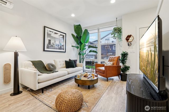 2403 SW Edmunds Street, Seattle, WA 98106