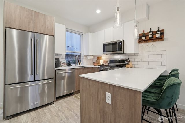 2403 SW Edmunds Street, Seattle, WA 98106