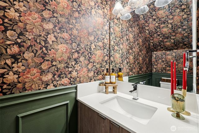 2403 SW Edmunds Street, Seattle, WA 98106