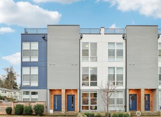 2403 SW Edmunds Street, Seattle, WA 98106