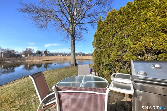 76 SANDPIPER Crescent, Milford, CT 06460