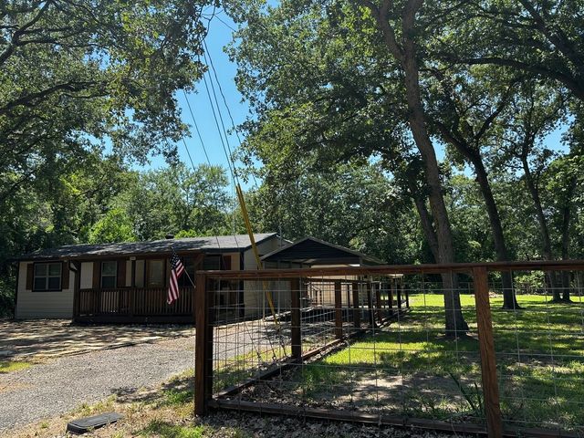 223 HOLLY Glen, Murchison, TX 75778