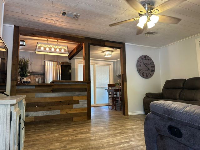 223 HOLLY Glen, Murchison, TX 75778