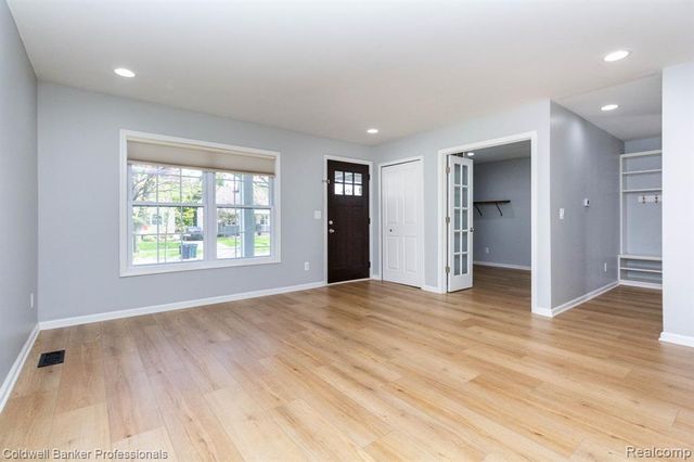 829 N Dorchester Avenue, Royal Oak, MI 48067