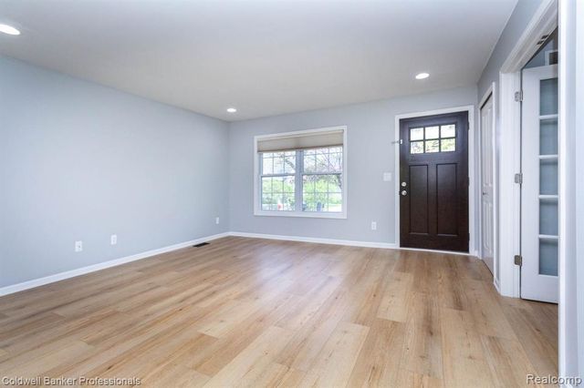829 N Dorchester Avenue, Royal Oak, MI 48067