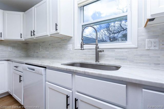 829 N Dorchester Avenue, Royal Oak, MI 48067