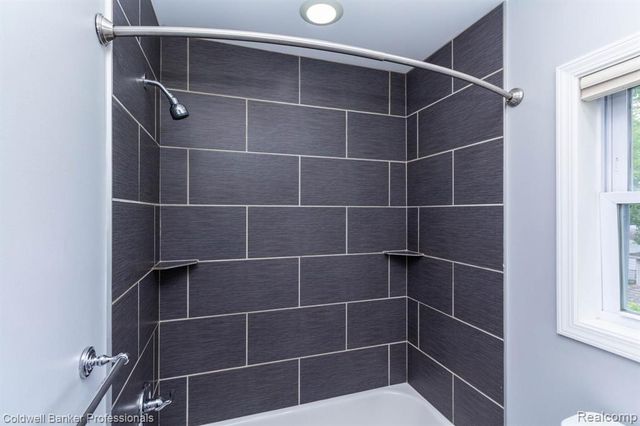 829 N Dorchester Avenue, Royal Oak, MI 48067