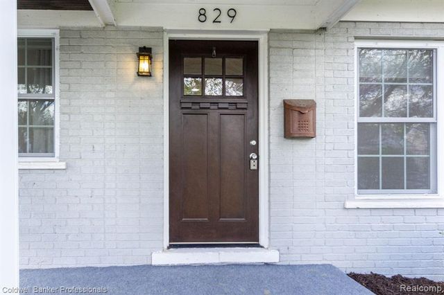 829 N Dorchester Avenue, Royal Oak, MI 48067