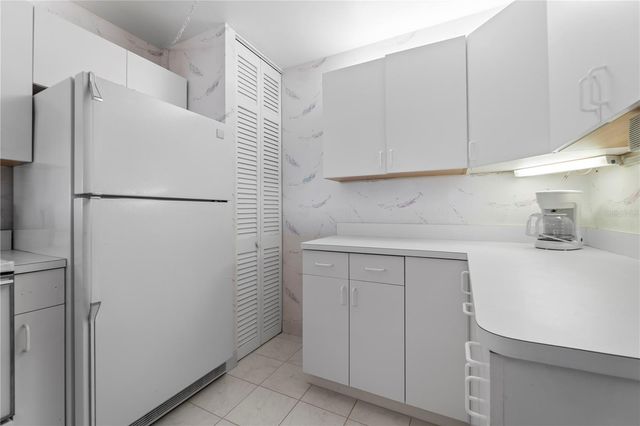 100 BLUFF VIEW DRIVE 609A, Belleair Bluffs, FL 33770