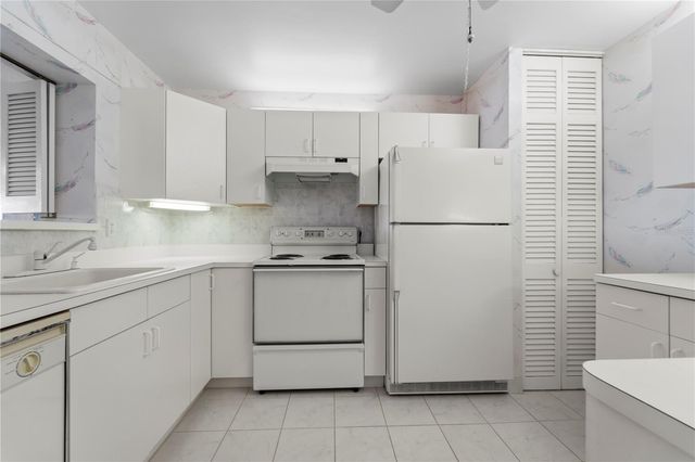 100 BLUFF VIEW DRIVE 609A, Belleair Bluffs, FL 33770