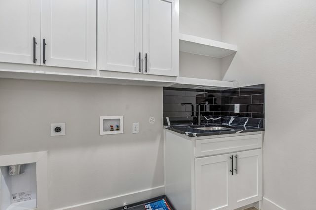 1447 Oakley Avenue, Dallas, TX 75216