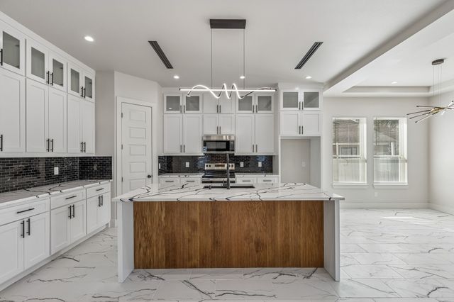 1447 Oakley Avenue, Dallas, TX 75216