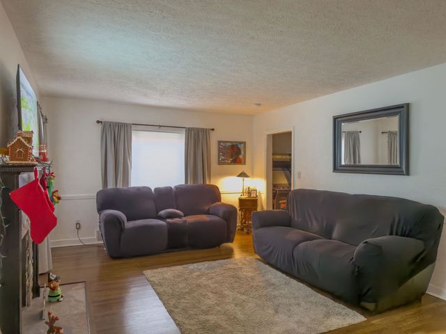 90 Fairfax Drive, Huntington, WV 25705