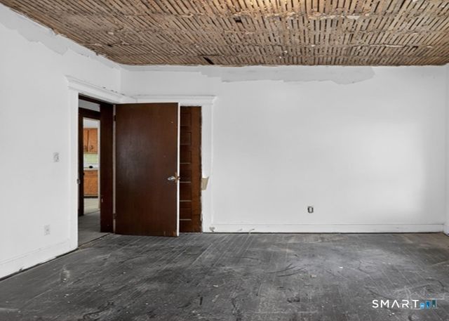 695 697 Laurel Avenue, Bridgeport, CT 06604