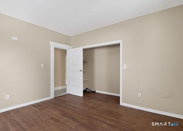 695 697 Laurel Avenue, Bridgeport, CT 06604