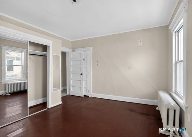 695 697 Laurel Avenue, Bridgeport, CT 06604