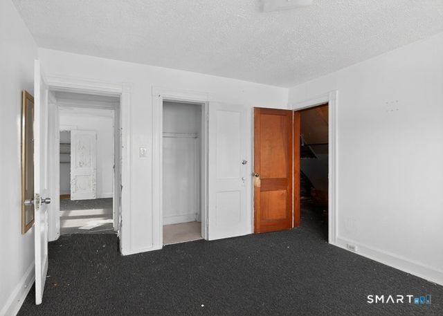 695 697 Laurel Avenue, Bridgeport, CT 06604