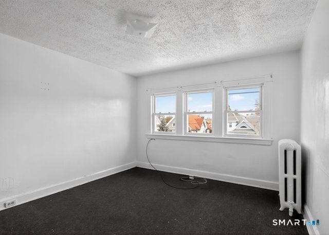 695 697 Laurel Avenue, Bridgeport, CT 06604