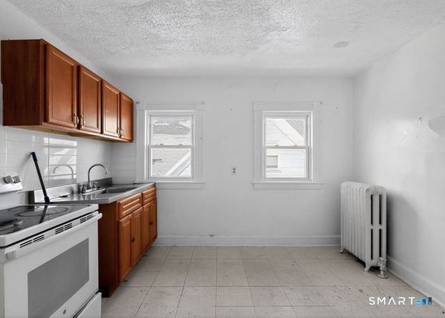 695 697 Laurel Avenue, Bridgeport, CT 06604