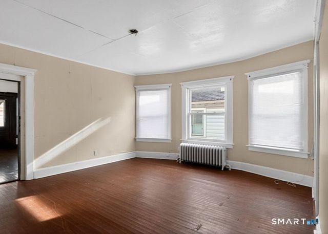 695 697 Laurel Avenue, Bridgeport, CT 06604