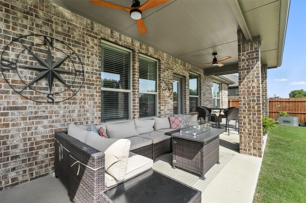 212 Missler Drive, Aledo, TX 76008