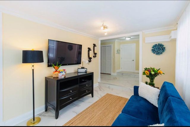 279 Hach Lane, West Palm Beach, FL 33415