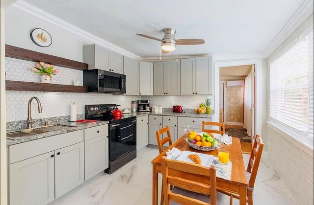 279 Hach Lane, West Palm Beach, FL 33415