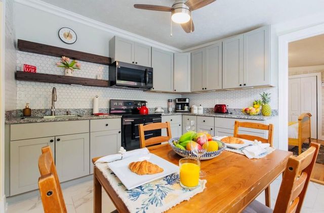 279 Hach Lane, West Palm Beach, FL 33415