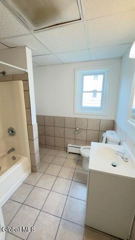 3134 6th Avenue 1, Troy, NY 12180