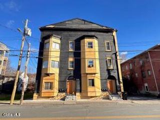 3134 6th Avenue 1, Troy, NY 12180