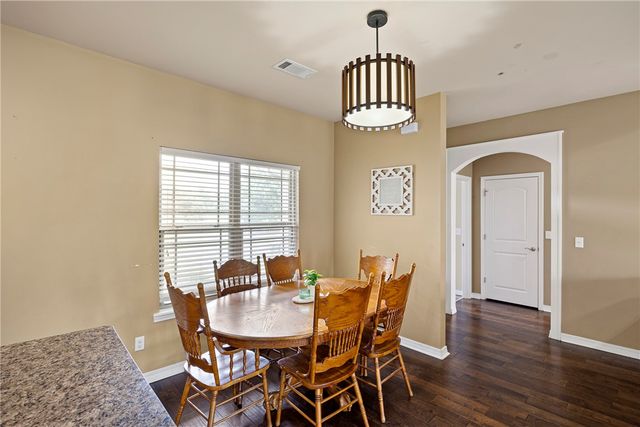 220 Ashford Drive, Russellville, AR 72802