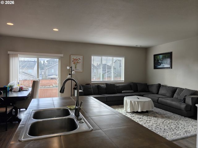 15920 Se STARLING Ct, Clackamas, OR 97015