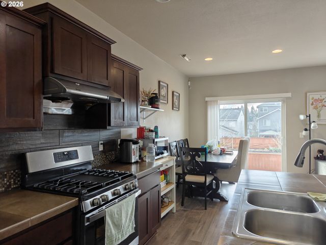 15920 Se STARLING Ct, Clackamas, OR 97015