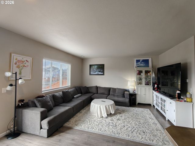 15920 Se STARLING Ct, Clackamas, OR 97015